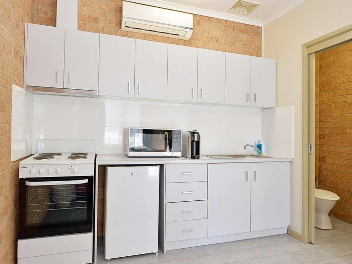 Cranbourne Motor Inn Εξωτερικό φωτογραφία