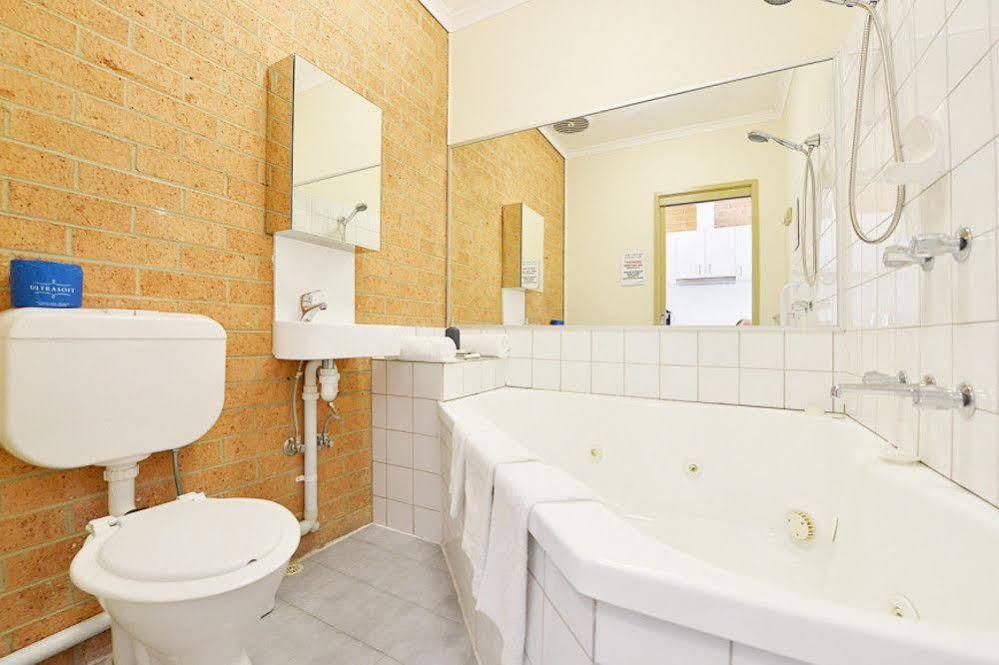 Cranbourne Motor Inn Εξωτερικό φωτογραφία